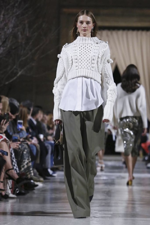 عرض أزياء اوسكار دي لارانتا لموسم خريف وشتاء 2018