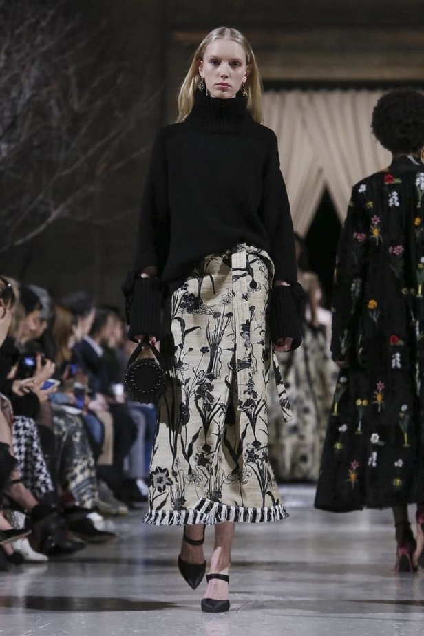 عرض أزياء اوسكار دي لارانتا لموسم خريف وشتاء 2018