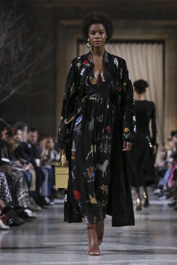 عرض أزياء اوسكار دي لارانتا لموسم خريف وشتاء 2018