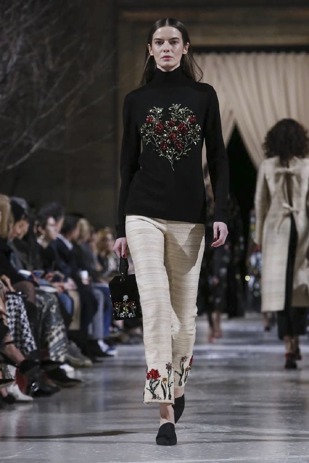 عرض أزياء اوسكار دي لارانتا لموسم خريف وشتاء 2018