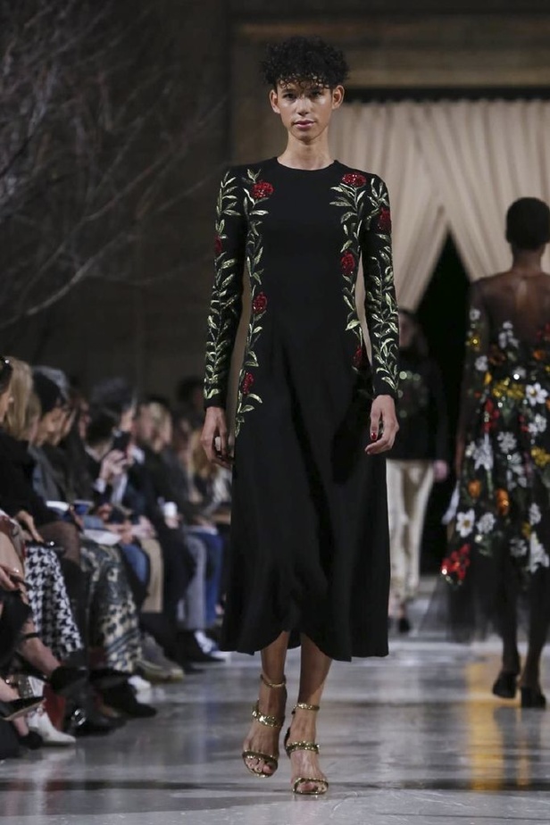 عرض أزياء اوسكار دي لارانتا لموسم خريف وشتاء 2018