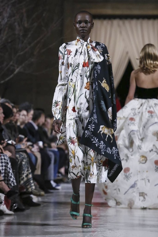 عرض أزياء اوسكار دي لارانتا لموسم خريف وشتاء 2018