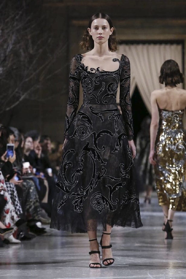 عرض أزياء اوسكار دي لارانتا لموسم خريف وشتاء 2018