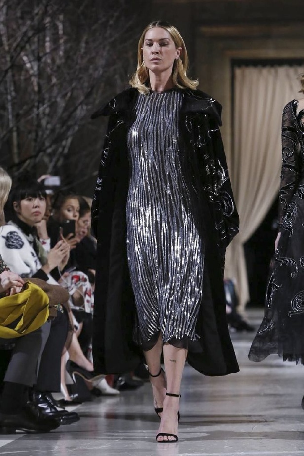 عرض أزياء اوسكار دي لارانتا لموسم خريف وشتاء 2018