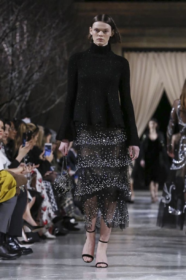 عرض أزياء اوسكار دي لارانتا لموسم خريف وشتاء 2018