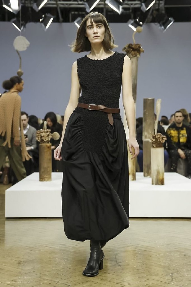 عرض أزياء J.W. ANDERSON لموسم خريف وشتاء2018