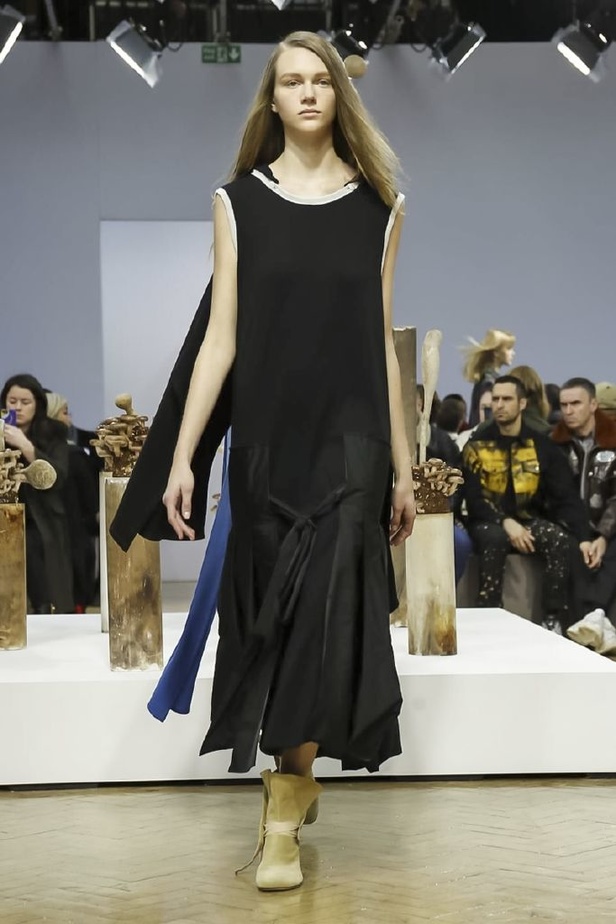 عرض أزياء J.W. ANDERSON لموسم خريف وشتاء2018