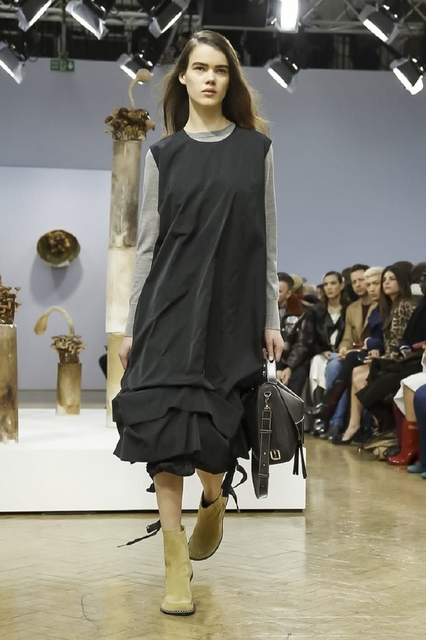 عرض أزياء J.W. ANDERSON لموسم خريف وشتاء2018