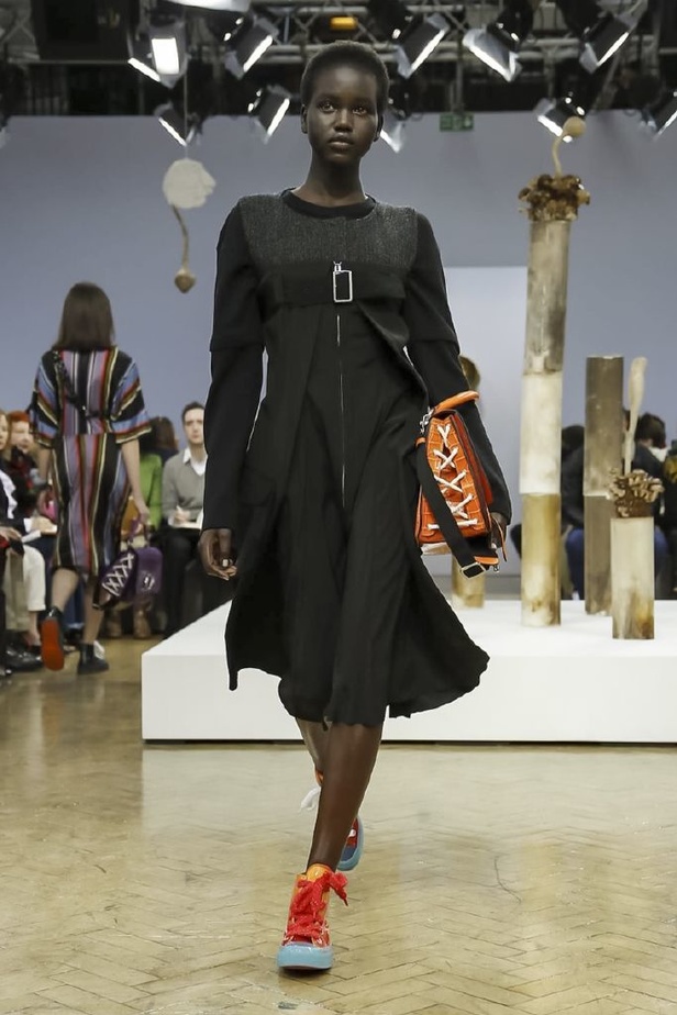 عرض أزياء J.W. ANDERSON لموسم خريف وشتاء2018