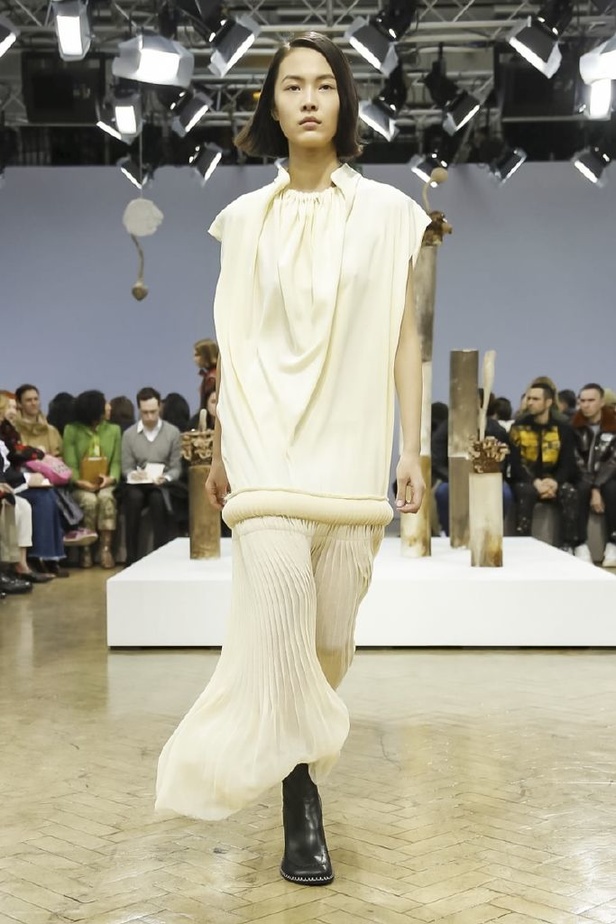 عرض أزياء J.W. ANDERSON لموسم خريف وشتاء2018