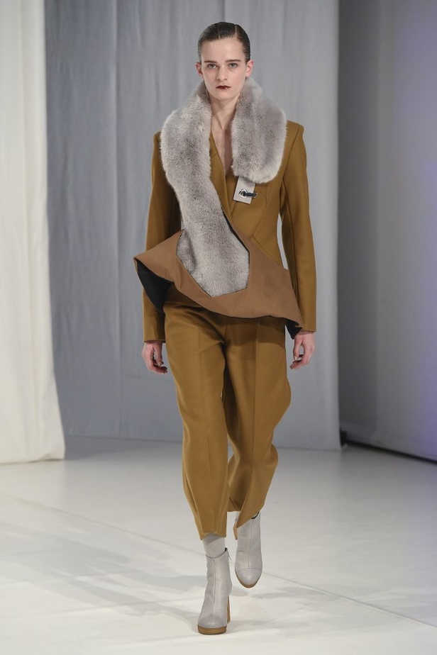 مجموعة Chalayan لخريف و شتاء 2018