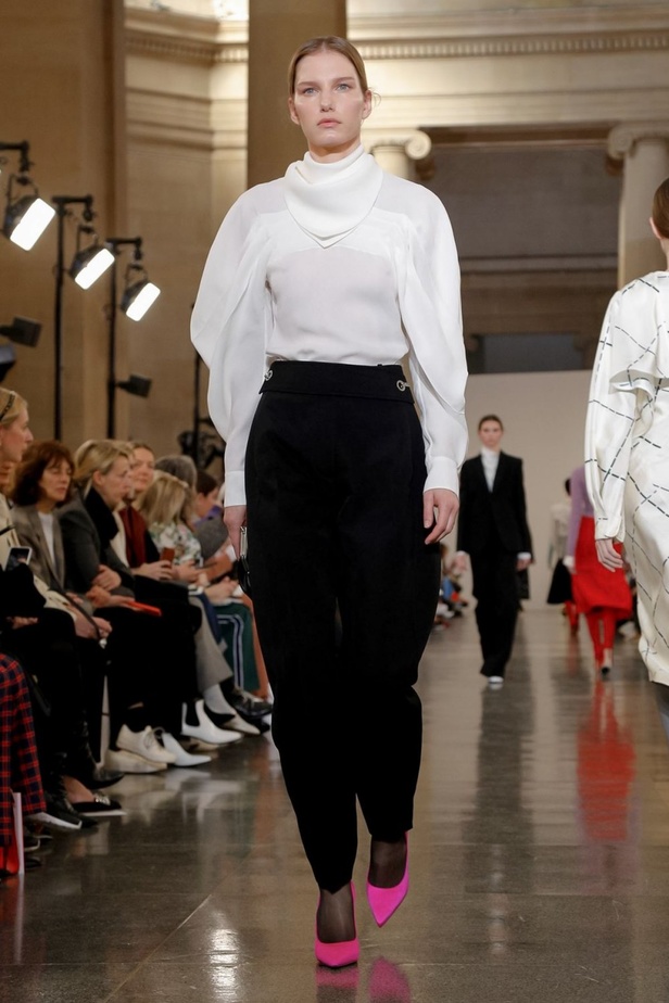 مجموعة فيكتوريا بيكهام لموسم خريف وشتاء 2019-2020