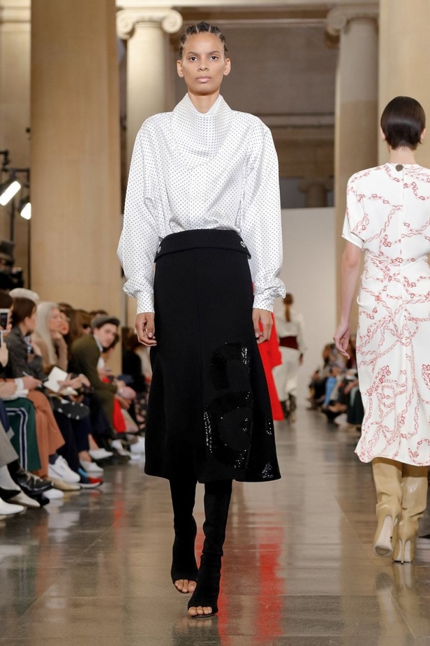 مجموعة فيكتوريا بيكهام لموسم خريف وشتاء 2019-2020