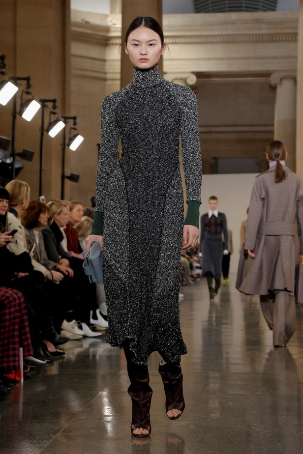 مجموعة فيكتوريا بيكهام لموسم خريف وشتاء 2019-2020