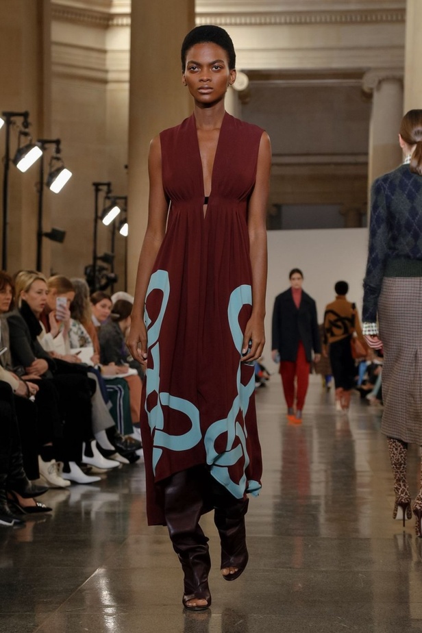 مجموعة فيكتوريا بيكهام لموسم خريف وشتاء 2019-2020