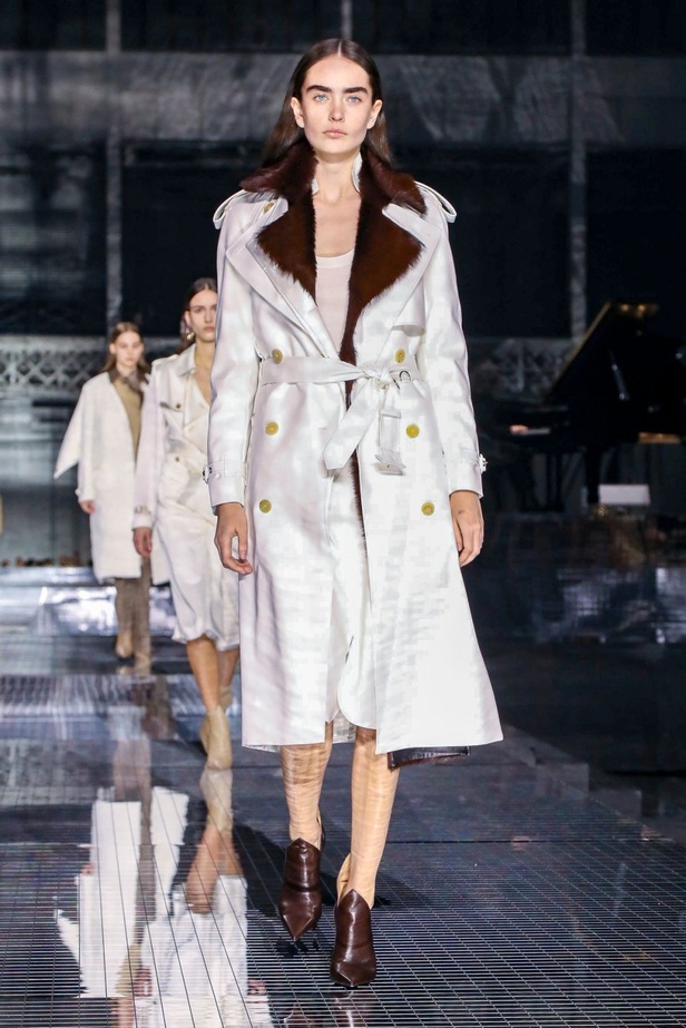 مجموعة بربري لخريف وشتاء 2020-2021 من اسبوع الموضة في لندن