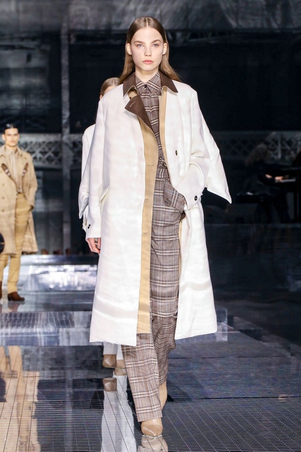 مجموعة بربري لخريف وشتاء 2020-2021 من اسبوع الموضة في لندن