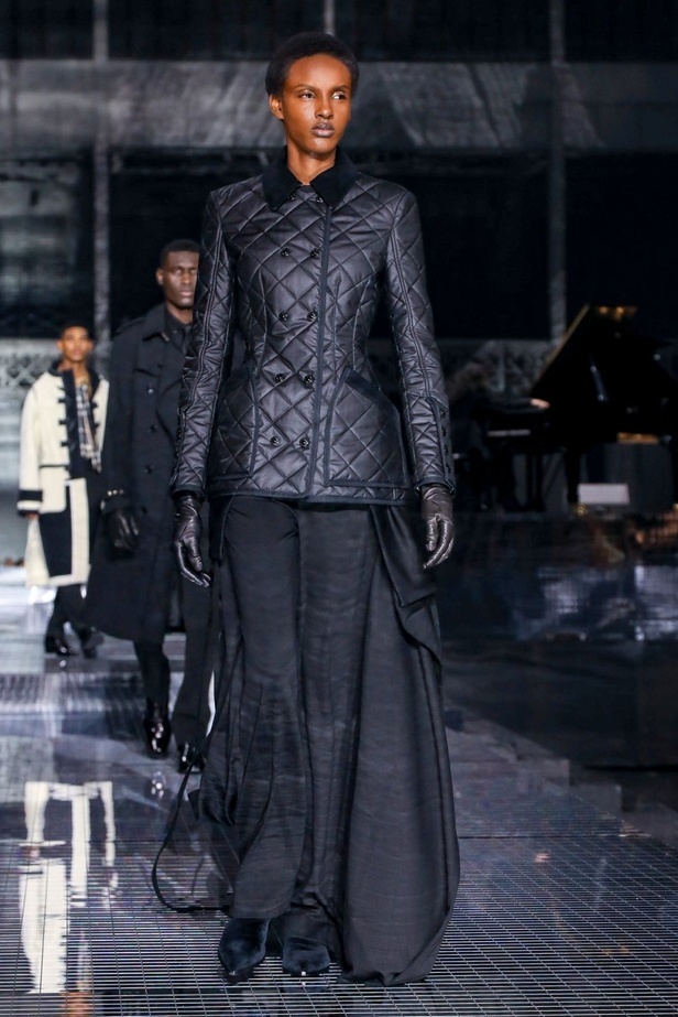 مجموعة بربري لخريف وشتاء 2020-2021 من اسبوع الموضة في لندن