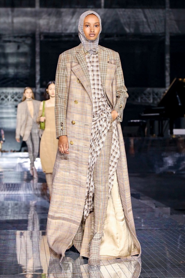مجموعة بربري لخريف وشتاء 2020-2021 من اسبوع الموضة في لندن
