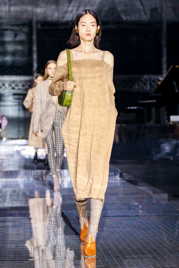 مجموعة بربري لخريف وشتاء 2020-2021 من اسبوع الموضة في لندن