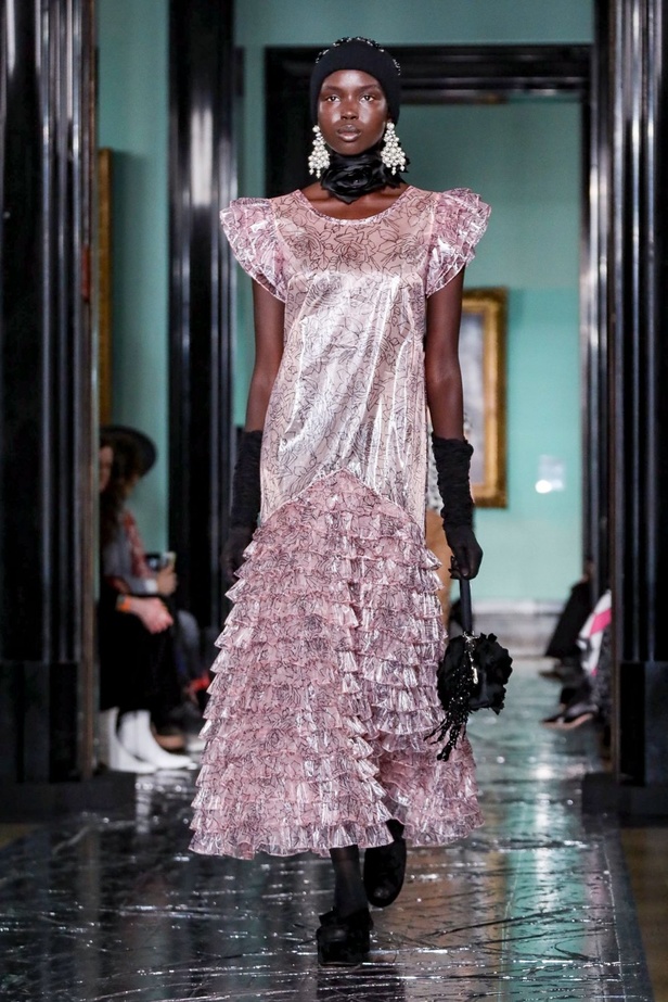 مجموعة erdem للالبسة الجاهزة من اسبوع الموضة في لندن  2020 