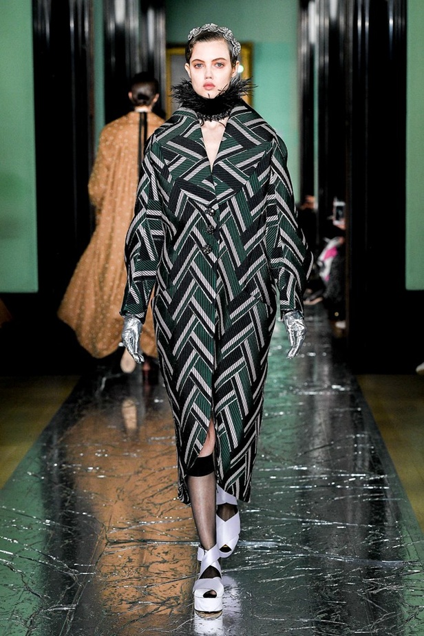 مجموعة erdem للالبسة الجاهزة من اسبوع الموضة في لندن  2020 