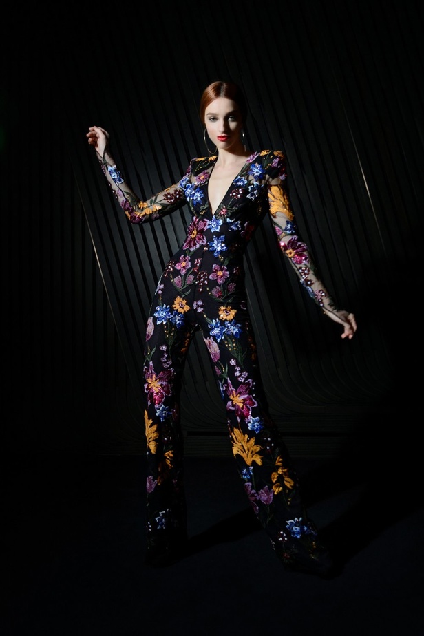 عرض ازياء مجموعة نعيم خان لصيحات موسم خريف وشتاء 2021