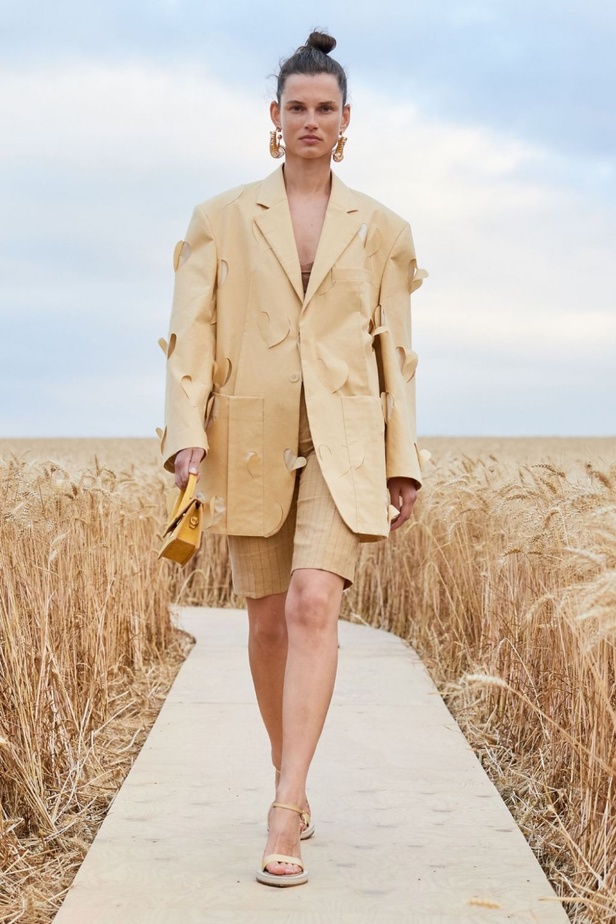 صور عرض ازياء  Jacquemus مجموعة ربيع وصيف 2021