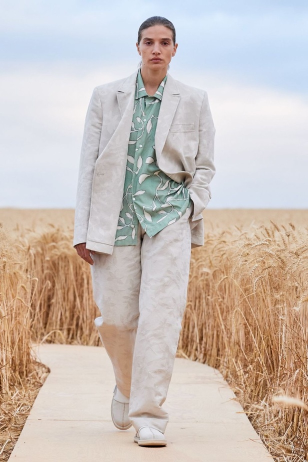 صور عرض ازياء  Jacquemus مجموعة ربيع وصيف 2021