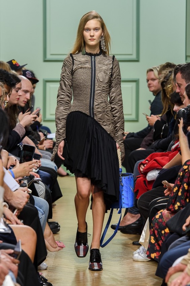مجموعة J.W.Anderson في اسبوع لندن للموضة