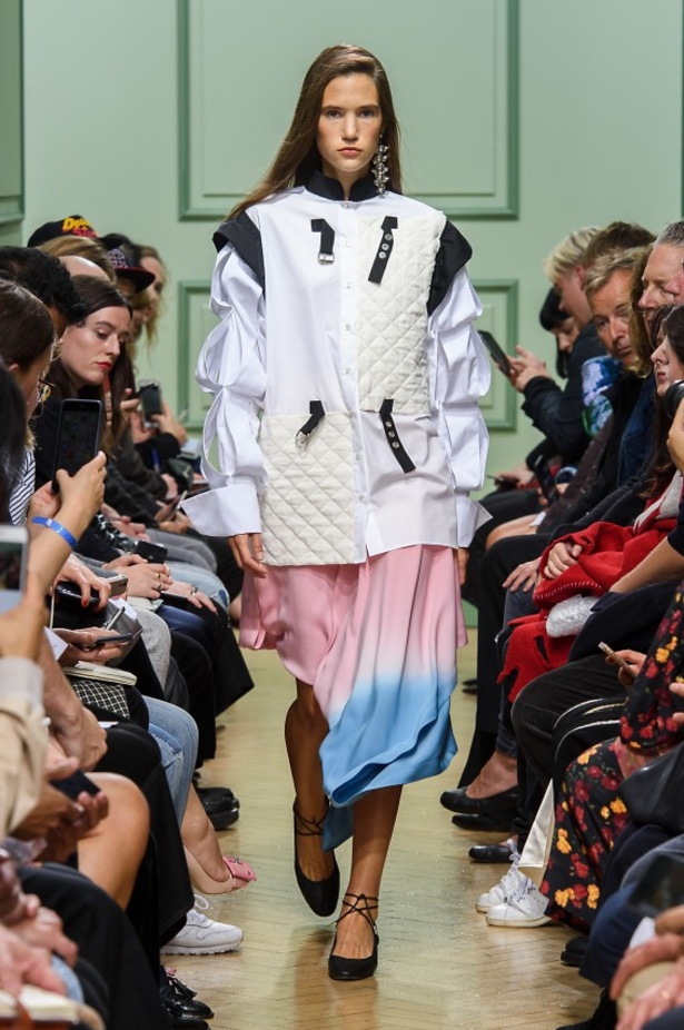 مجموعة J.W.Anderson في اسبوع لندن للموضة