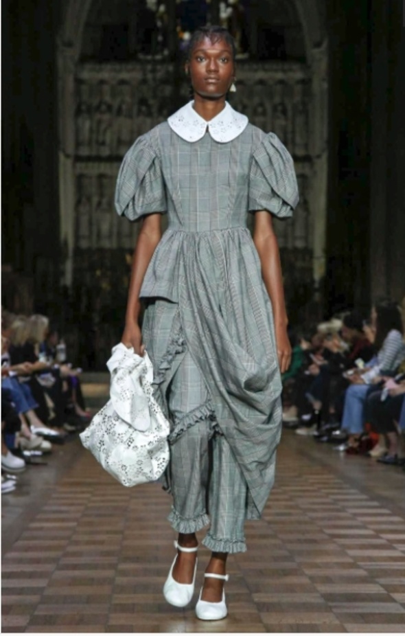 مجموعة Simone Rocha للأزياء الجاهزة لربيع وصيف 2017 !