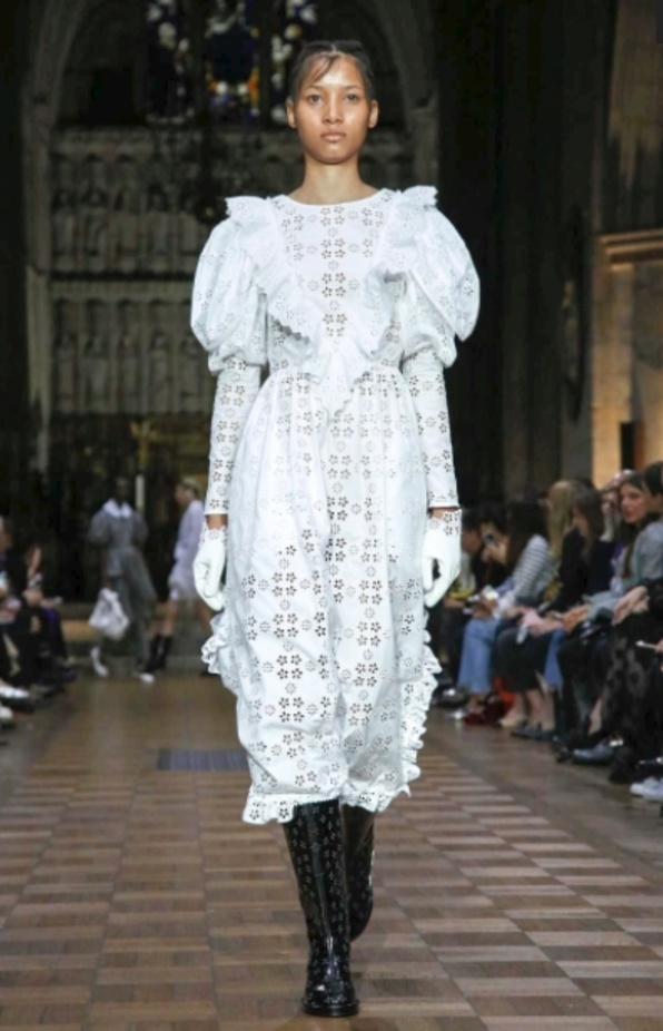 مجموعة Simone Rocha للأزياء الجاهزة لربيع وصيف 2017 !
