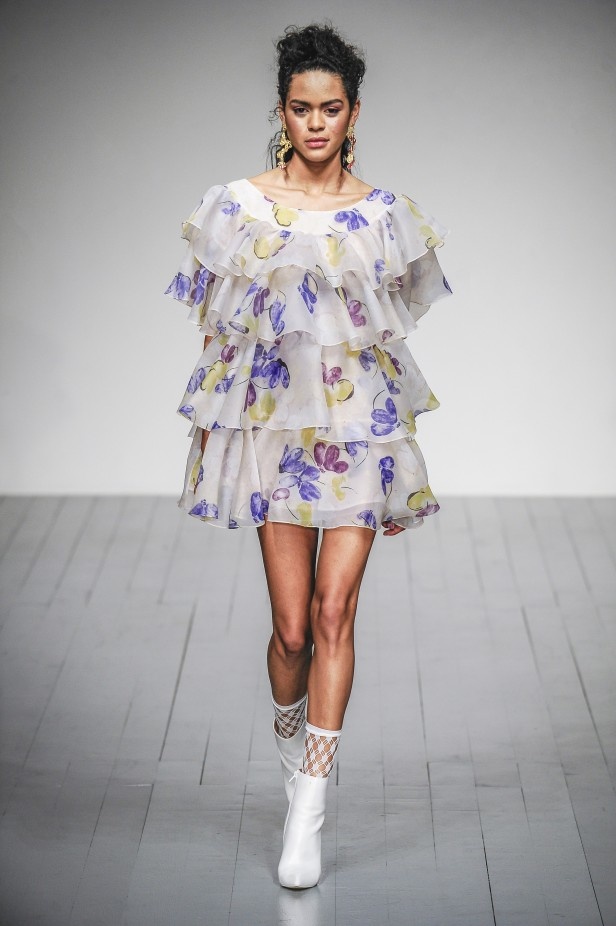 لوحة من الالوان الصيفية في مجموعة Paul Costelloe لربيع وصيف 2019