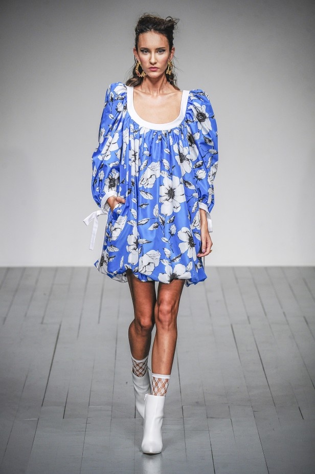 لوحة من الالوان الصيفية في مجموعة Paul Costelloe لربيع وصيف 2019