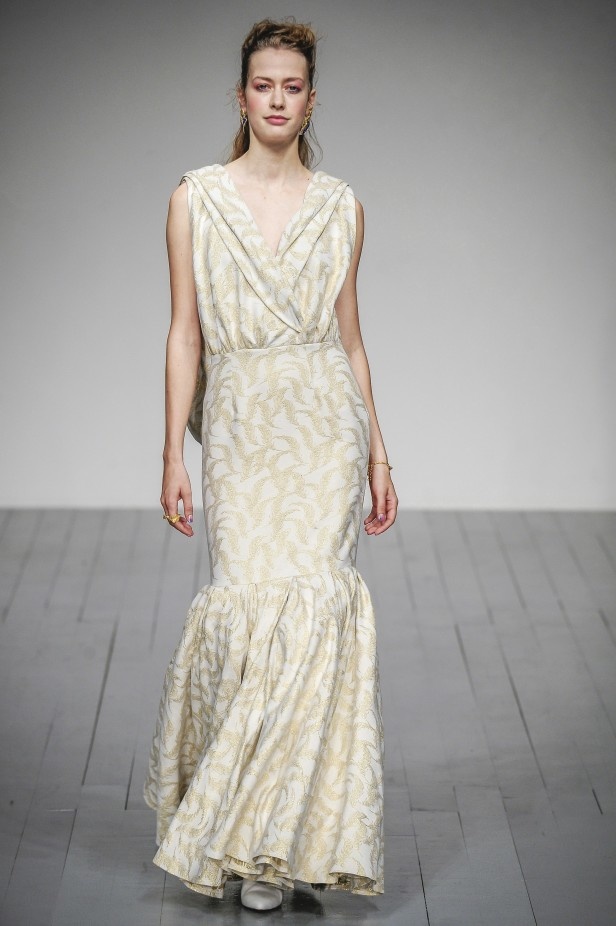 لوحة من الالوان الصيفية في مجموعة Paul Costelloe لربيع وصيف 2019