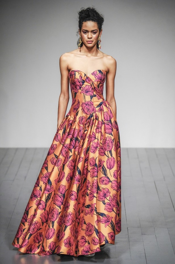 لوحة من الالوان الصيفية في مجموعة Paul Costelloe لربيع وصيف 2019