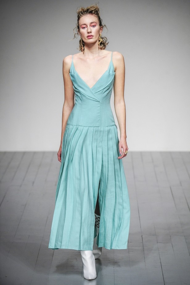 لوحة من الالوان الصيفية في مجموعة Paul Costelloe لربيع وصيف 2019