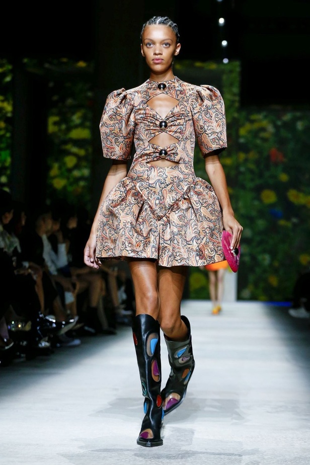 اسبوع الموضة في لندن 2019 أزياء CHRISTOPHER KANE الفاخرة لربيع وصيف 2020