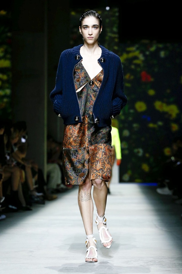 اسبوع الموضة في لندن 2019 أزياء CHRISTOPHER KANE الفاخرة لربيع وصيف 2020