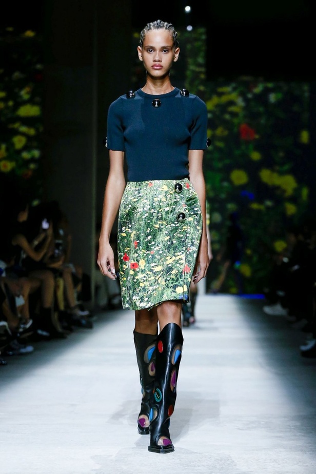 اسبوع الموضة في لندن 2019 أزياء CHRISTOPHER KANE الفاخرة لربيع وصيف 2020