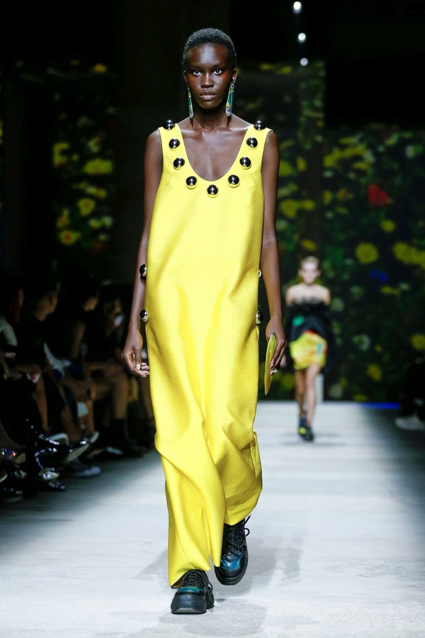 اسبوع الموضة في لندن 2019 أزياء CHRISTOPHER KANE الفاخرة لربيع وصيف 2020