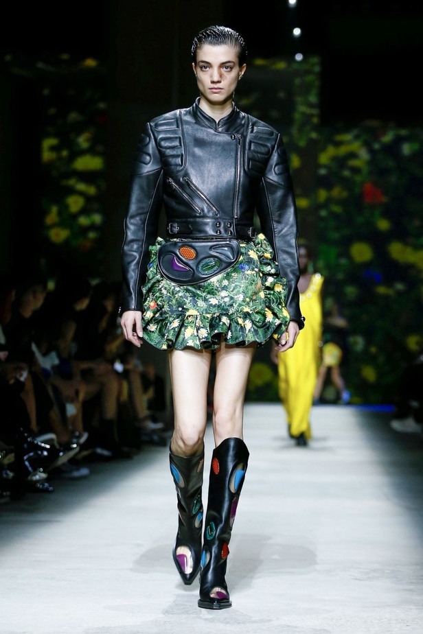اسبوع الموضة في لندن 2019 أزياء CHRISTOPHER KANE الفاخرة لربيع وصيف 2020