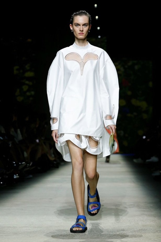 اسبوع الموضة في لندن 2019 أزياء CHRISTOPHER KANE الفاخرة لربيع وصيف 2020