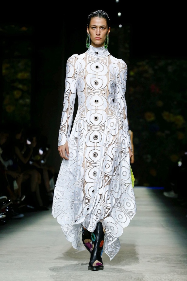 اسبوع الموضة في لندن 2019 أزياء CHRISTOPHER KANE الفاخرة لربيع وصيف 2020