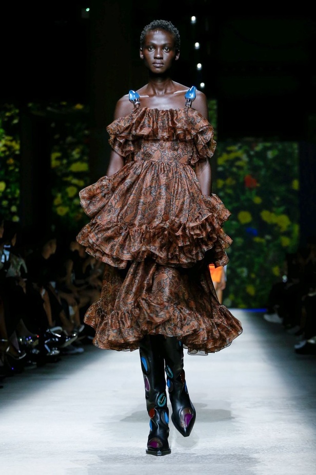 اسبوع الموضة في لندن 2019 أزياء CHRISTOPHER KANE الفاخرة لربيع وصيف 2020