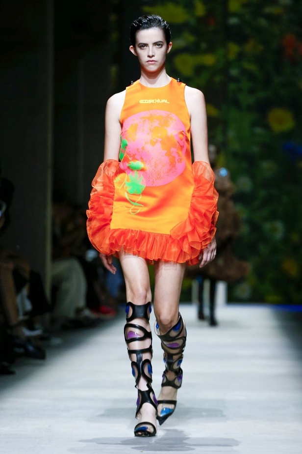 اسبوع الموضة في لندن 2019 أزياء CHRISTOPHER KANE الفاخرة لربيع وصيف 2020