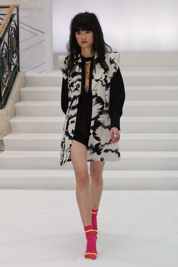 اسبوع الموضة في لندن 2019  أزياء PAUL COSTELLO الجاهزة لربيع وصيف 2020