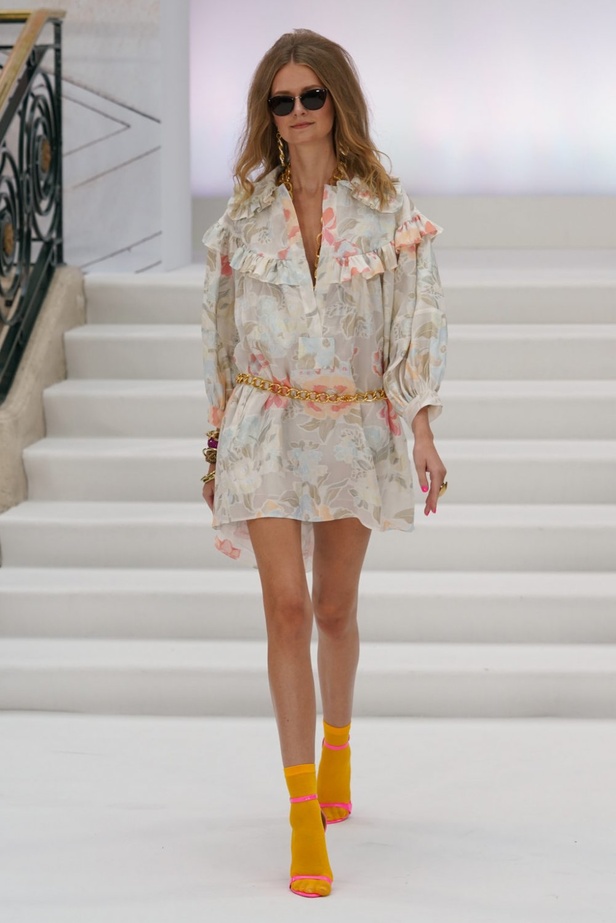 اسبوع الموضة في لندن 2019  أزياء PAUL COSTELLO الجاهزة لربيع وصيف 2020