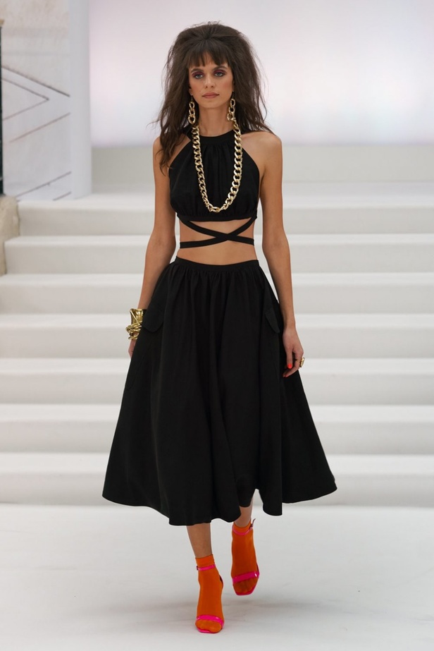 اسبوع الموضة في لندن 2019  أزياء PAUL COSTELLO الجاهزة لربيع وصيف 2020